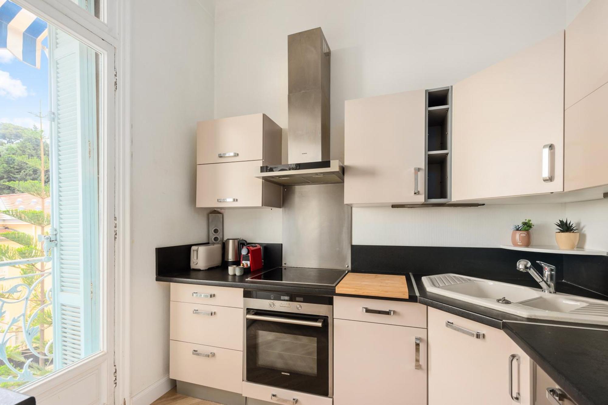 Mont Fleuri- Somptueux 2 Pieces - Parking - Menton Apartamento Exterior foto