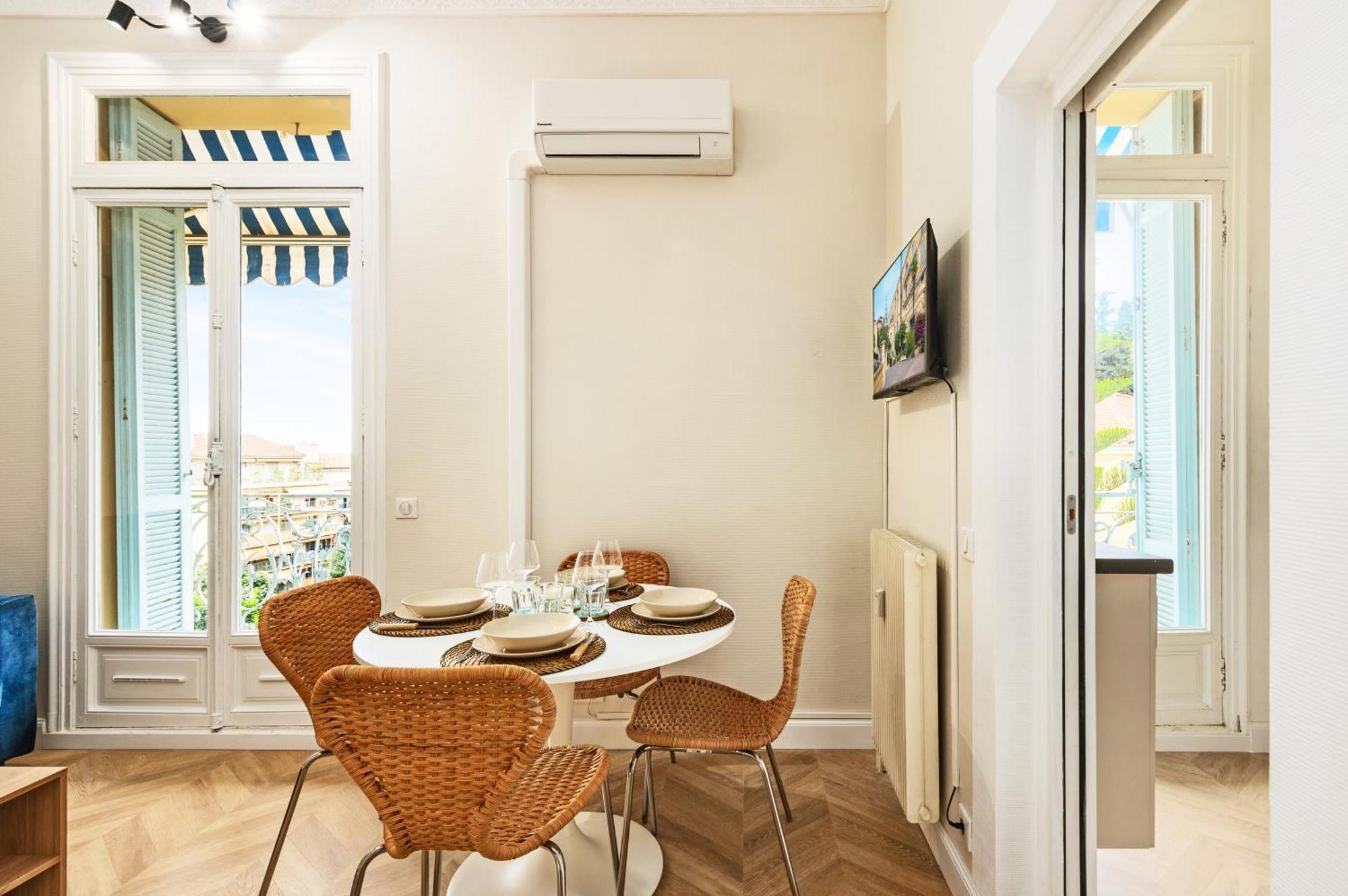 Mont Fleuri- Somptueux 2 Pieces - Parking - Menton Apartamento Exterior foto