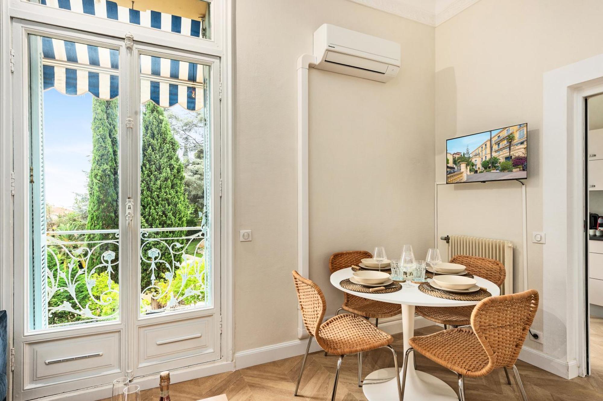 Mont Fleuri- Somptueux 2 Pieces - Parking - Menton Apartamento Exterior foto