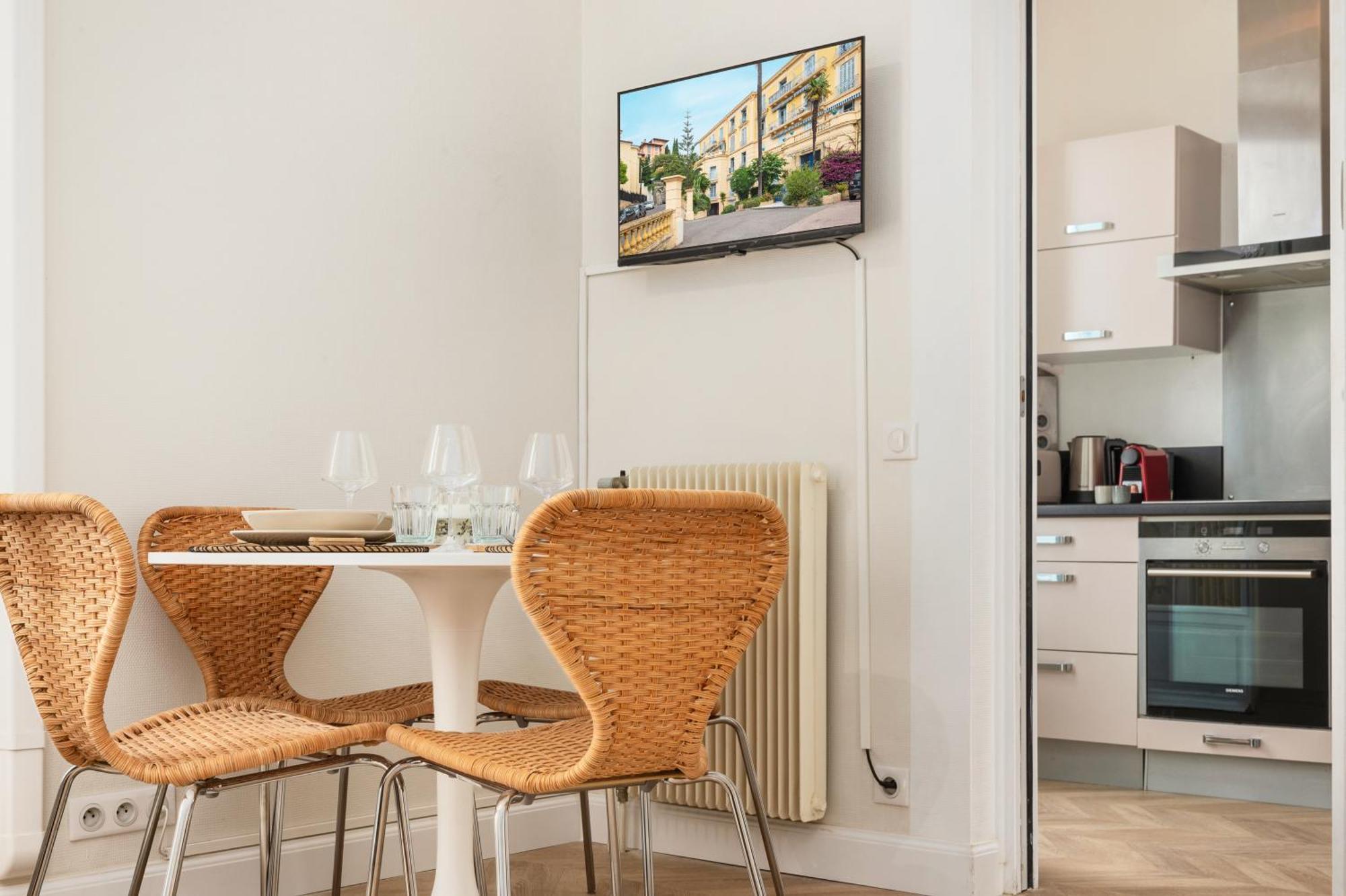 Mont Fleuri- Somptueux 2 Pieces - Parking - Menton Apartamento Exterior foto