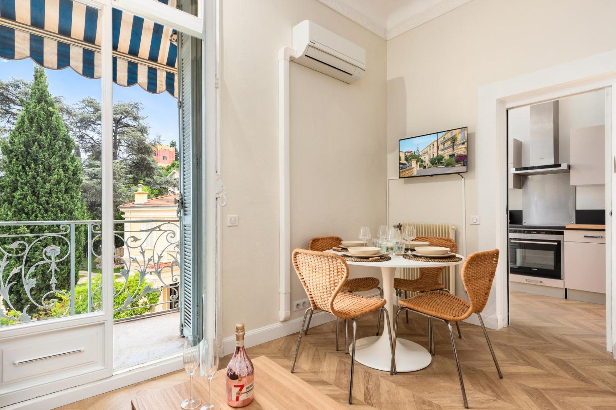 Mont Fleuri- Somptueux 2 Pieces - Parking - Menton Apartamento Exterior foto